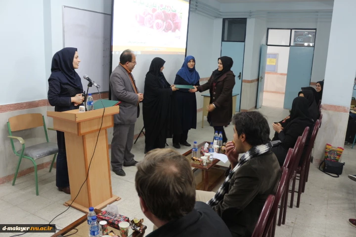 تقدیر از اساتید پژوهشگر 3