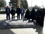 دیدار با خانواده شهدا و حضور در مزار شهدای گمنام با شرکت مسوولین و دانشجویان در هفته دفاه مقدس 4