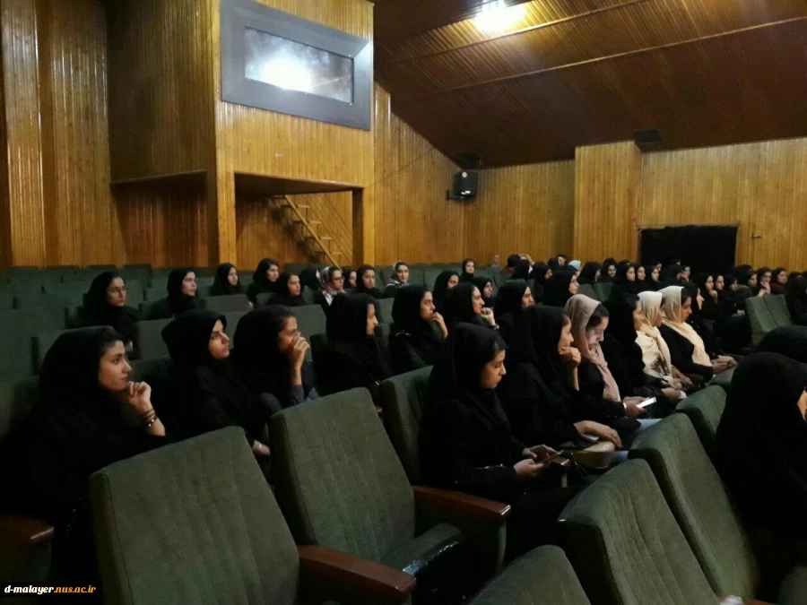 حضور دانشجویان در تئاتر یاس کبود در هفته دفاع مقدس در اداره ارشاد اسلامی 2