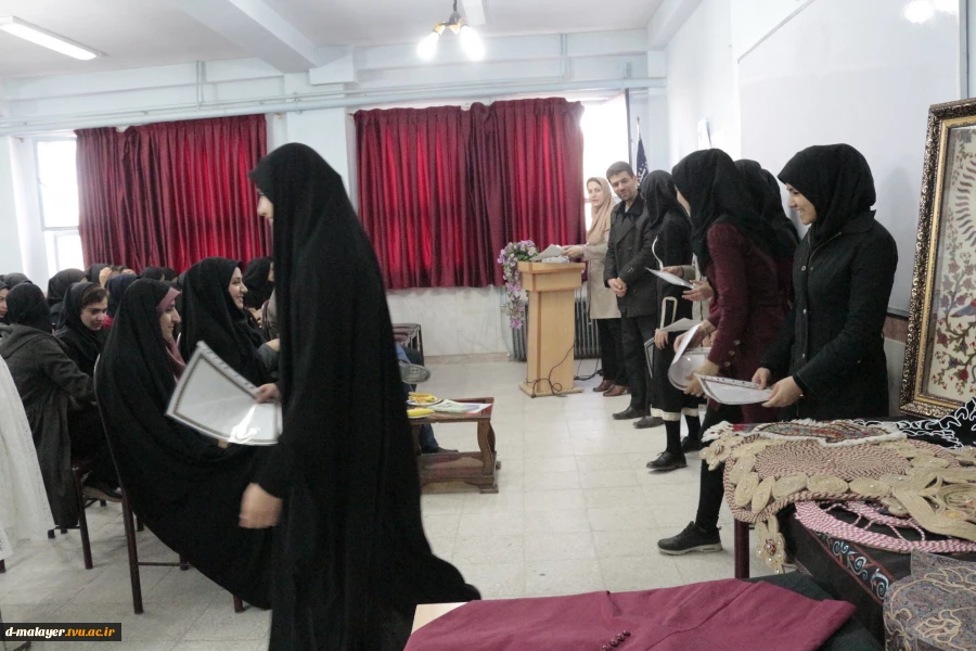 تقدیر و تشکر از دانشجویان برتر آموزشی به مناسب روز دانشجو 3