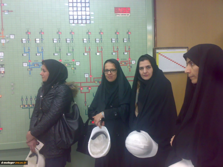 بازدید اعضای بسیج اساتید دانشگاه های ملایر به همراه  اساتید دانشکده فنی کوثر از نیروگاه  حرارتی شهید مفتح و باغ موزه دفاع مقدس همدان در روز پنج شنبه 9 اسفند 97 2