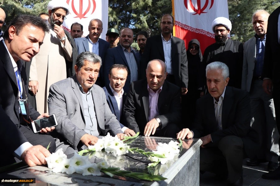 وزیر علوم در جمع دانشگاهیان فنی و حرفه‌ای استان همدان تاکید کرد:
توجه به آموزش‌های مهارتی؛ در اولویت برنامه‌های وزارت علوم 4