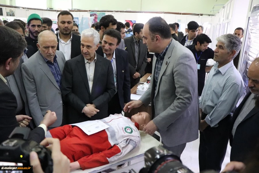 وزیر علوم در جمع دانشگاهیان فنی و حرفه‌ای استان همدان تاکید کرد:
توجه به آموزش‌های مهارتی؛ در اولویت برنامه‌های وزارت علوم 7