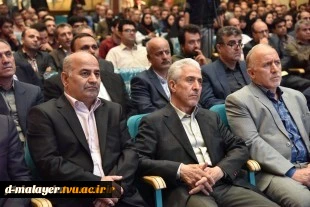 وزیر علوم در جمع دانشگاهیان فنی و حرفه‌ای استان همدان تاکید کرد:
توجه به آموزش‌های مهارتی؛ در اولویت برنامه‌های وزارت علوم 4