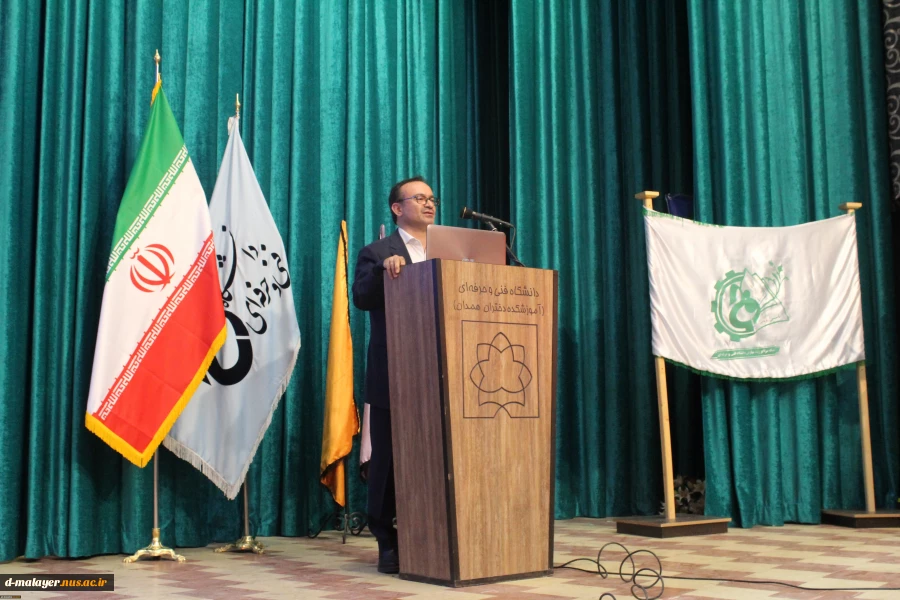 وزیر علوم در جمع دانشگاهیان فنی و حرفه‌ای استان همدان تاکید کرد:
توجه به آموزش‌های مهارتی؛ در اولویت برنامه‌های وزارت علوم 2