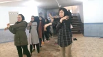 به مناسبت هفته تربیت بدنی برنامه ورزش صبحگاهی در محوطه خوابگاه آموزشکده دختران ملایر برگزار شد 2