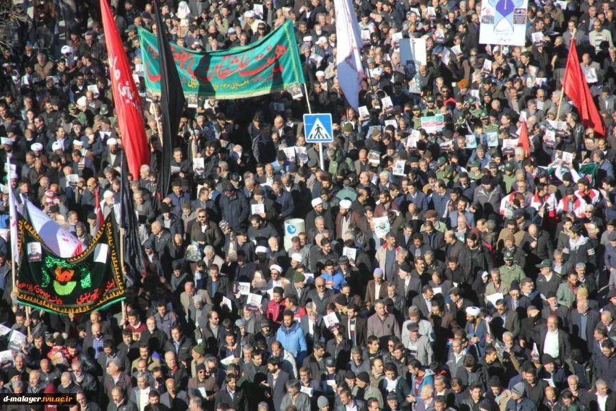 شرکت دانشجویان در مراسم بزرگداشت سردار سلیمانی در مسجد جامع 5