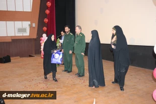مراسم بزرگداشت روز زن و تجلیل از بانوان نمونه 9